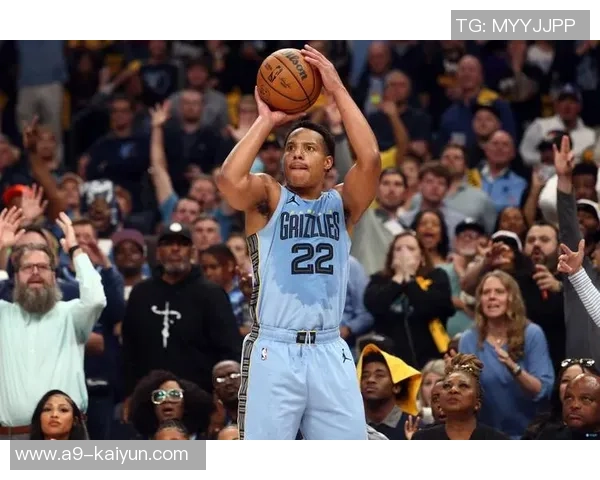 戏法7换1贝恩要亏麻？3战2负最大弊端无改进 700万琼斯未减压双巨